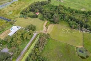 待售: $440,000 (2.49 acres)