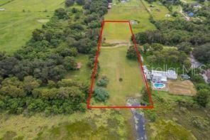 待售: $440,000 (2.49 acres)