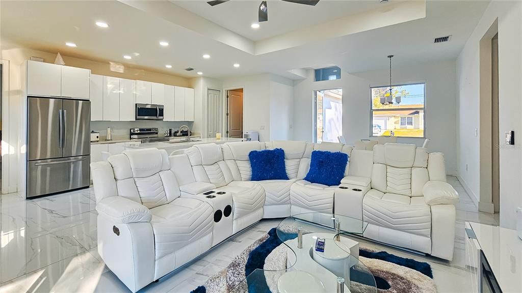 待售: $345,000 (3 贝兹, 2 浴室, 1356 平方英尺)