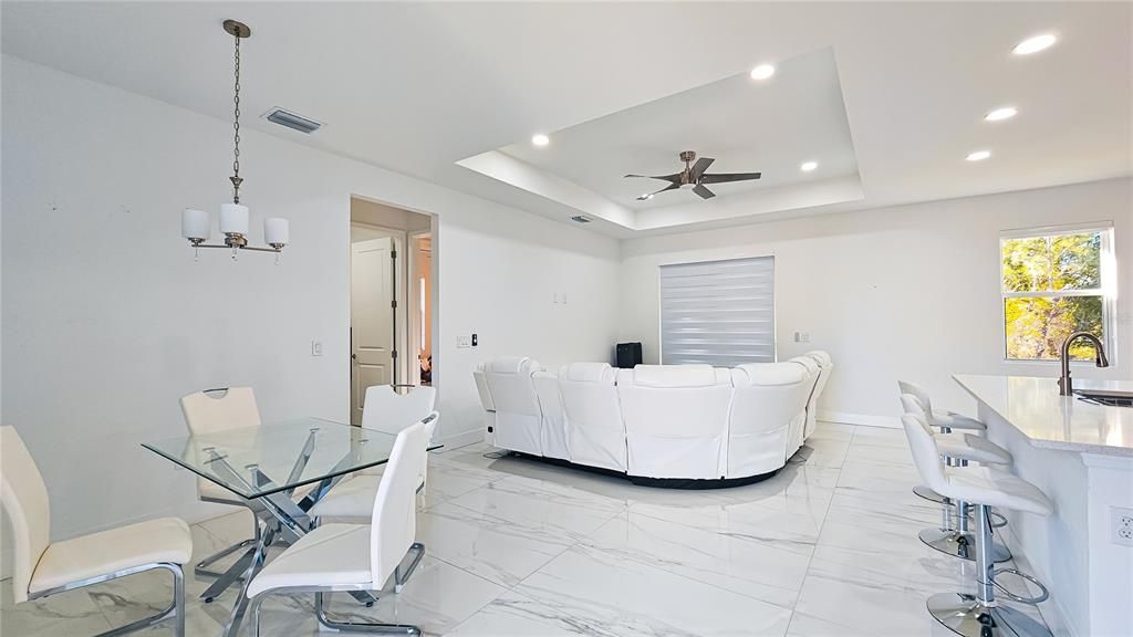 待售: $345,000 (3 贝兹, 2 浴室, 1356 平方英尺)