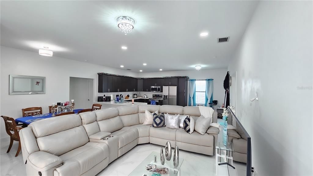 待售: $390,000 (3 贝兹, 2 浴室, 1477 平方英尺)