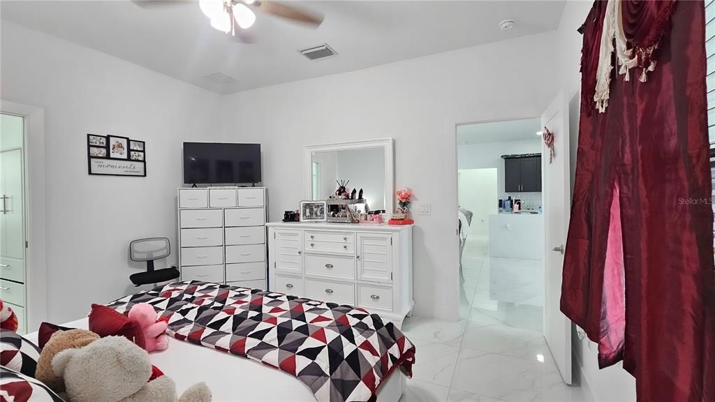 待售: $390,000 (3 贝兹, 2 浴室, 1477 平方英尺)