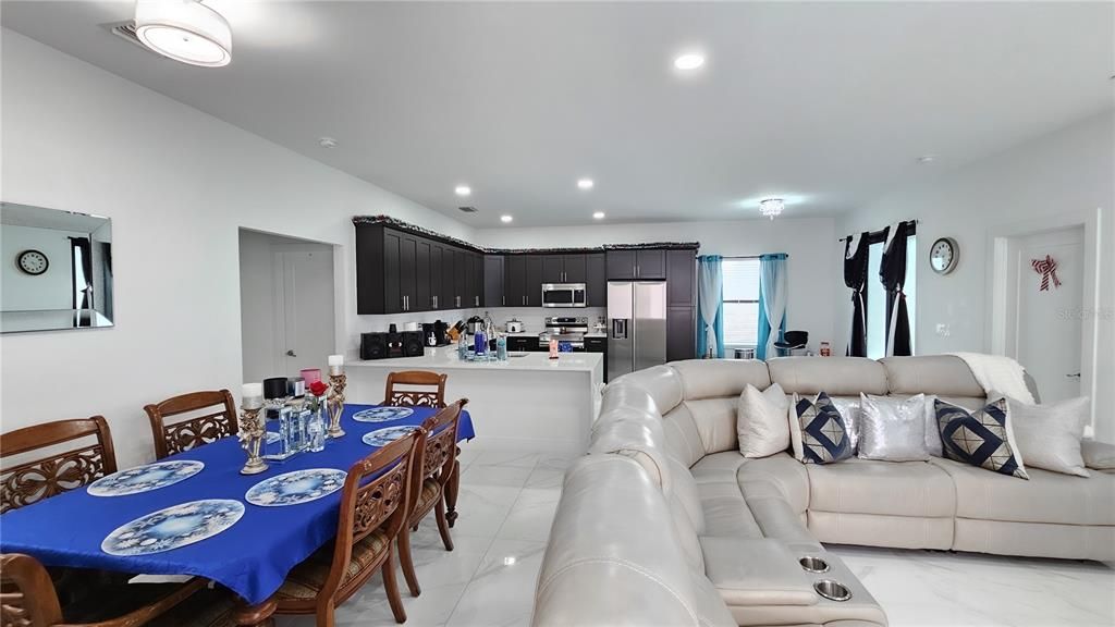 待售: $390,000 (3 贝兹, 2 浴室, 1477 平方英尺)