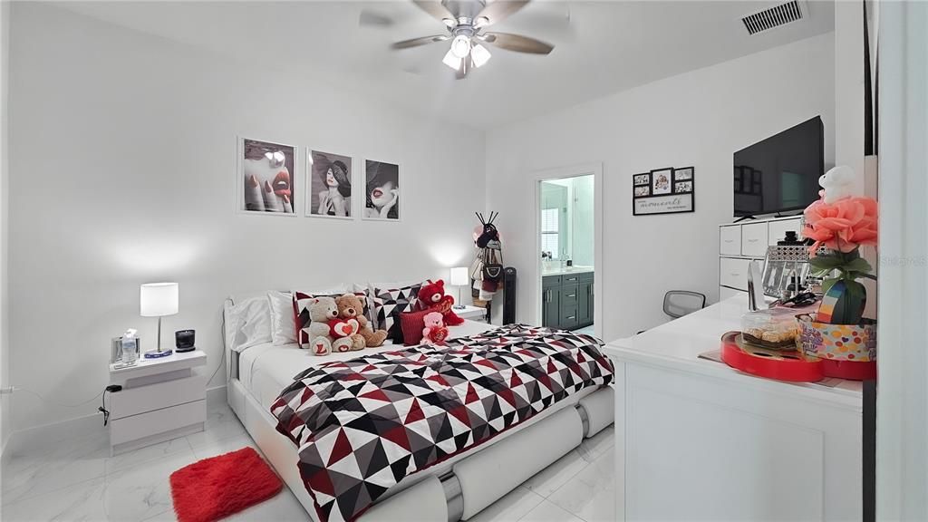 待售: $390,000 (3 贝兹, 2 浴室, 1477 平方英尺)