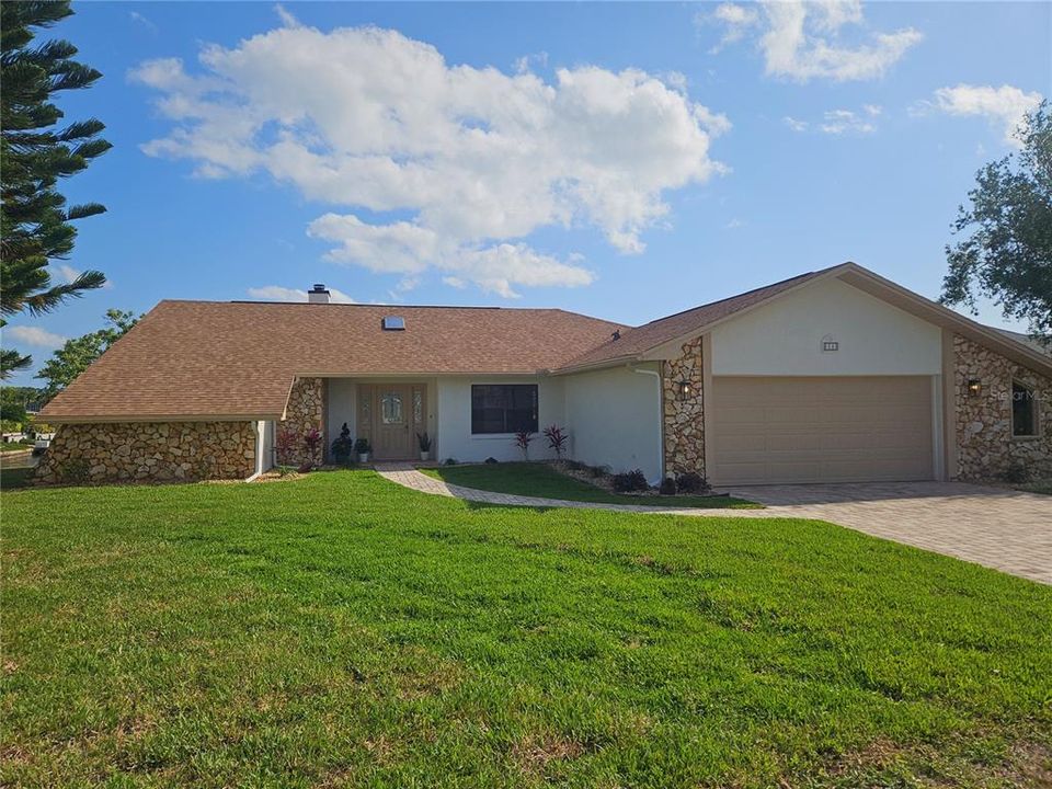 Recently Sold: $779,950 (3 beds, 2 baths, 2114 Square Feet)