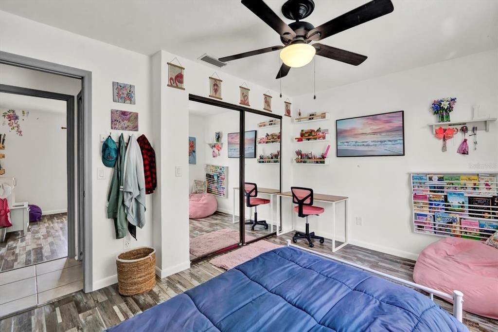 En Venta: $642,000 (5 camas, 2 baños, 2156 Pies cuadrados)