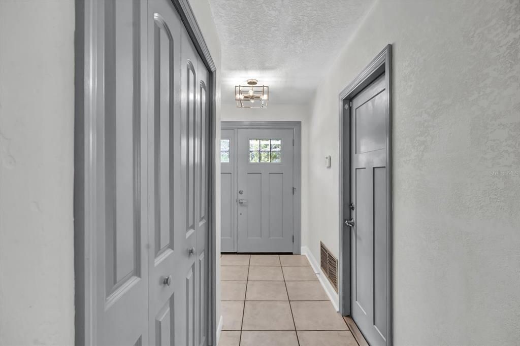 En Venta: $642,000 (5 camas, 2 baños, 2156 Pies cuadrados)