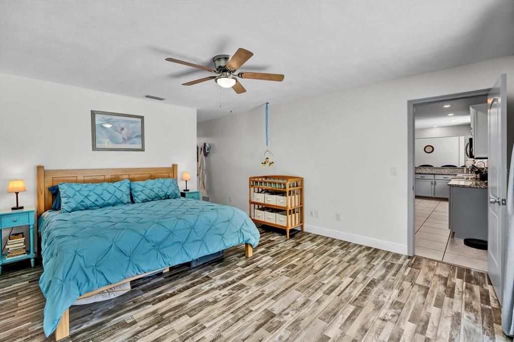 En Venta: $642,000 (5 camas, 2 baños, 2156 Pies cuadrados)