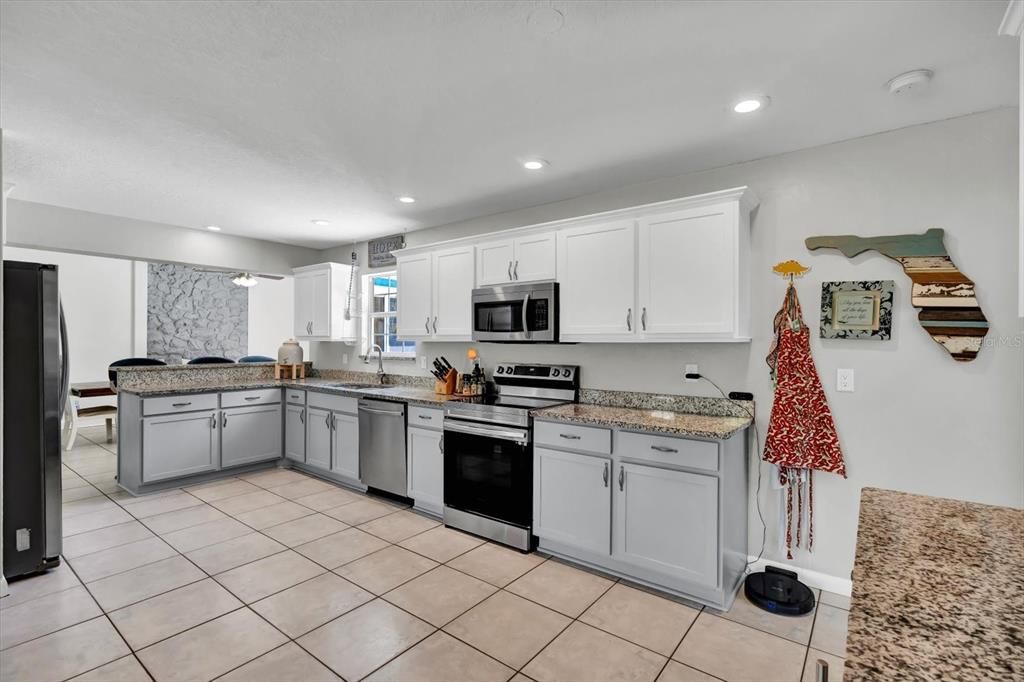 En Venta: $642,000 (5 camas, 2 baños, 2156 Pies cuadrados)