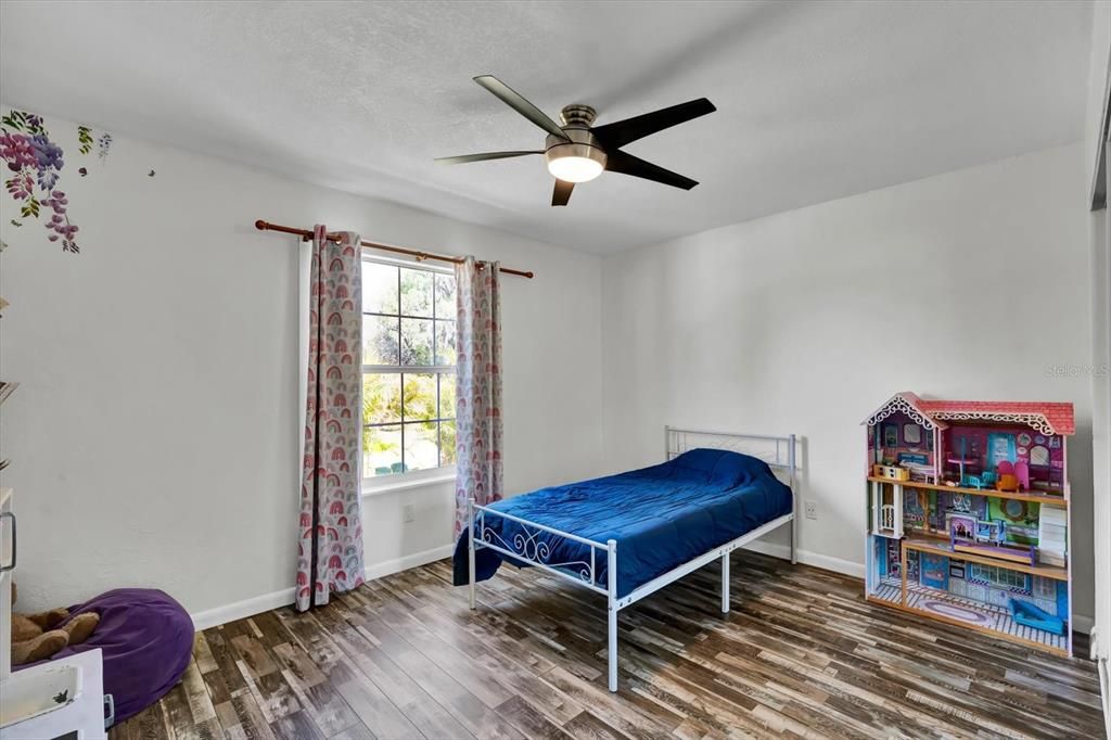 En Venta: $642,000 (5 camas, 2 baños, 2156 Pies cuadrados)