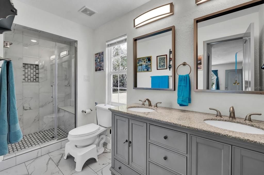 En Venta: $642,000 (5 camas, 2 baños, 2156 Pies cuadrados)