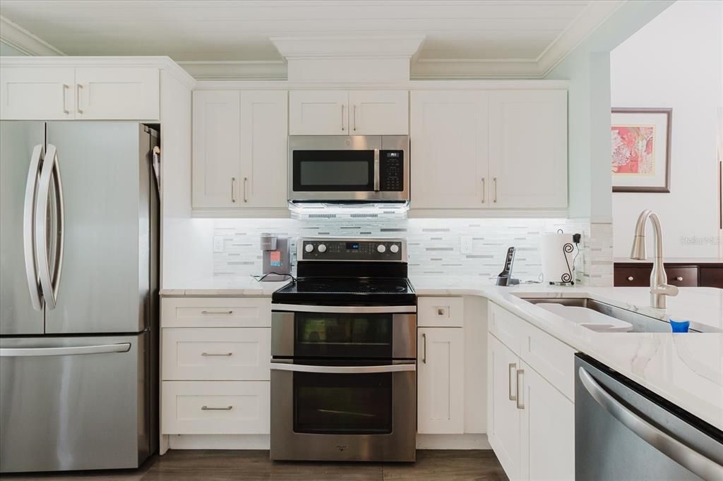 For Sale: $275,000 (2 beds, 2 baths, 1777 Square Feet)