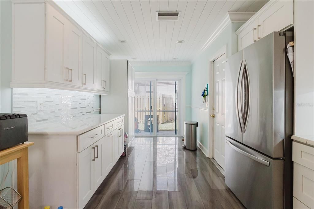 For Sale: $275,000 (2 beds, 2 baths, 1777 Square Feet)