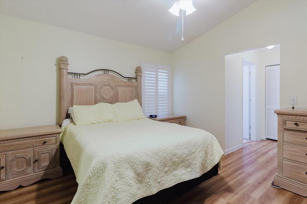 For Sale: $275,000 (2 beds, 2 baths, 1777 Square Feet)