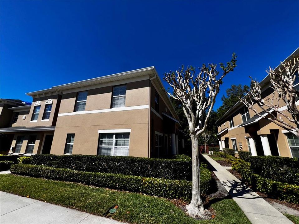 Recently Rented: $1,800 (3 beds, 2 baths, 1372 Square Feet)