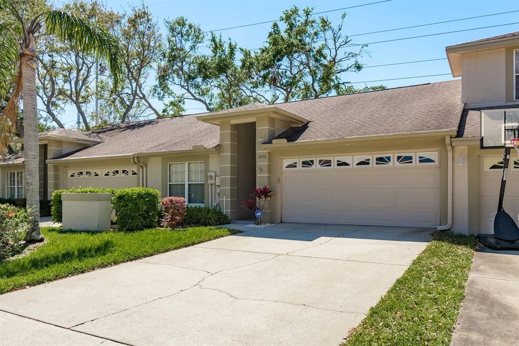 最近售出: $359,900 (2 贝兹, 2 浴室, 1370 平方英尺)