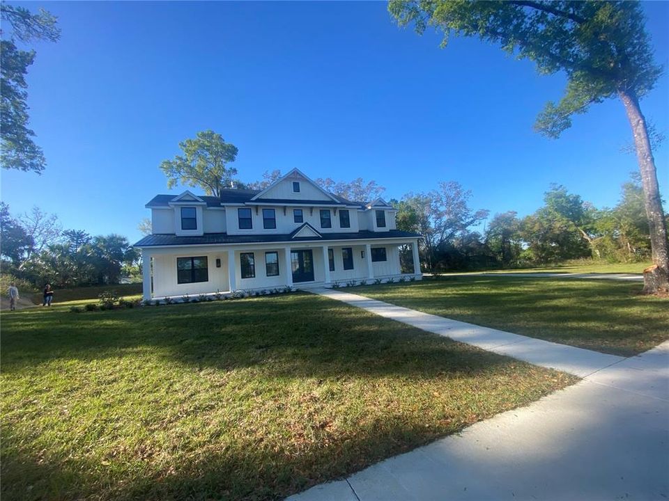 Recently Sold: $1,208,795 (4 beds, 3 baths, 4000 Square Feet)