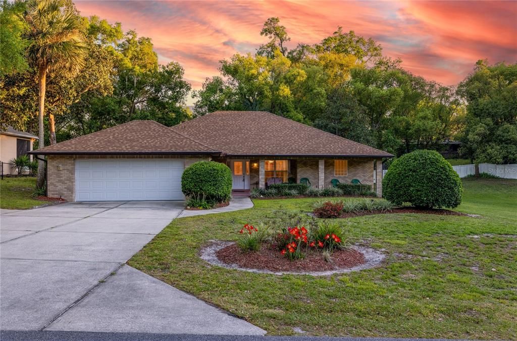 Vendido Recientemente: $410,000 (3 camas, 2 baños, 1833 Pies cuadrados)