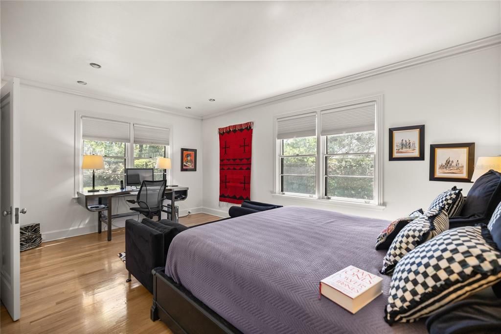 En Venta: $879,000 (3 camas, 3 baños, 2243 Pies cuadrados)