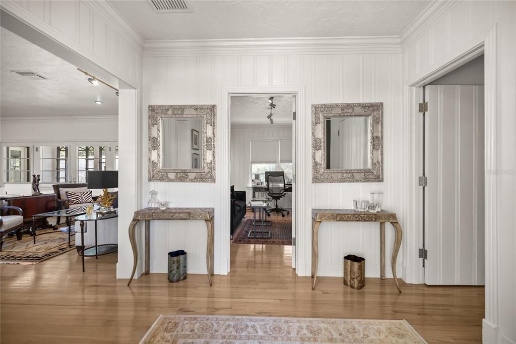 En Venta: $879,000 (3 camas, 3 baños, 2243 Pies cuadrados)