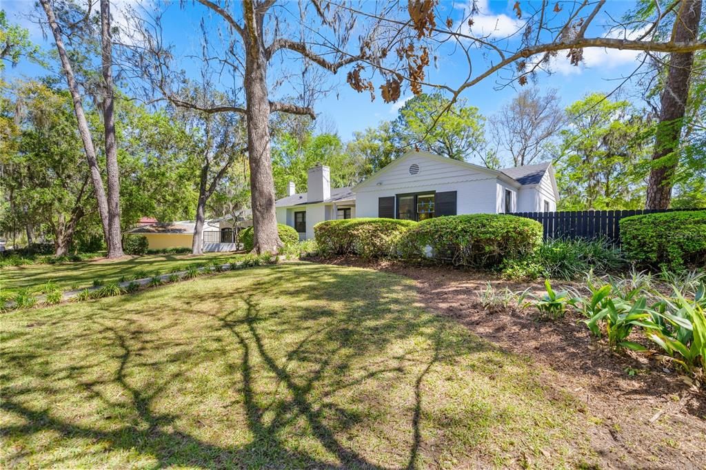 En Venta: $879,000 (3 camas, 3 baños, 2243 Pies cuadrados)