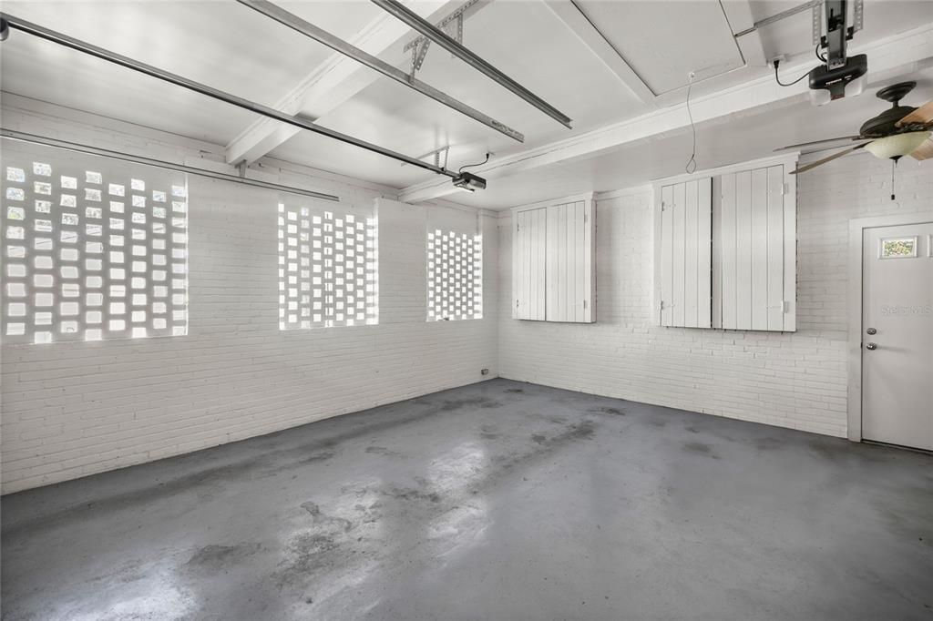 En Venta: $879,000 (3 camas, 3 baños, 2243 Pies cuadrados)