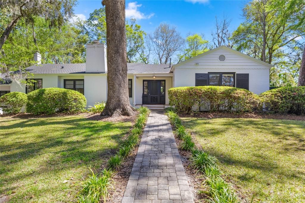 En Venta: $879,000 (3 camas, 3 baños, 2243 Pies cuadrados)