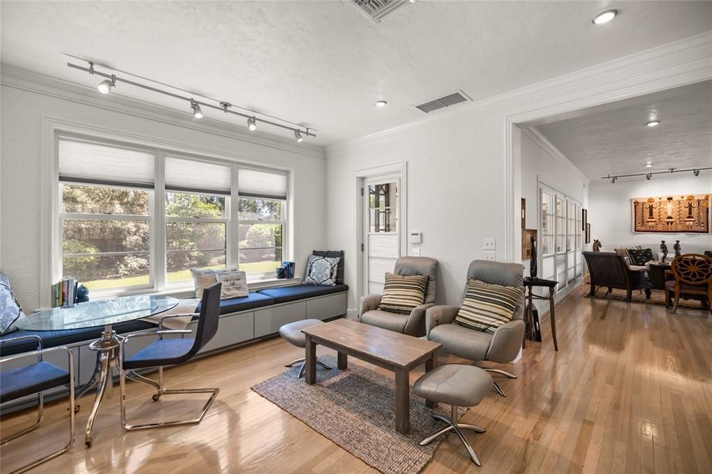 En Venta: $879,000 (3 camas, 3 baños, 2243 Pies cuadrados)