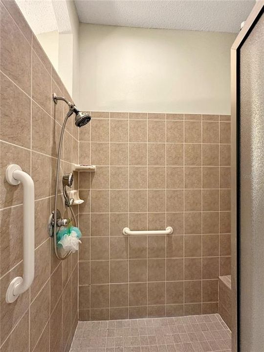 En Venta: $585,000 (3 camas, 2 baños, 1993 Pies cuadrados)