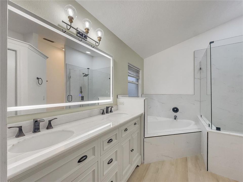 На продажу: $415,000 (4 спален, 2 ванн, 2102 Квадратных фут)