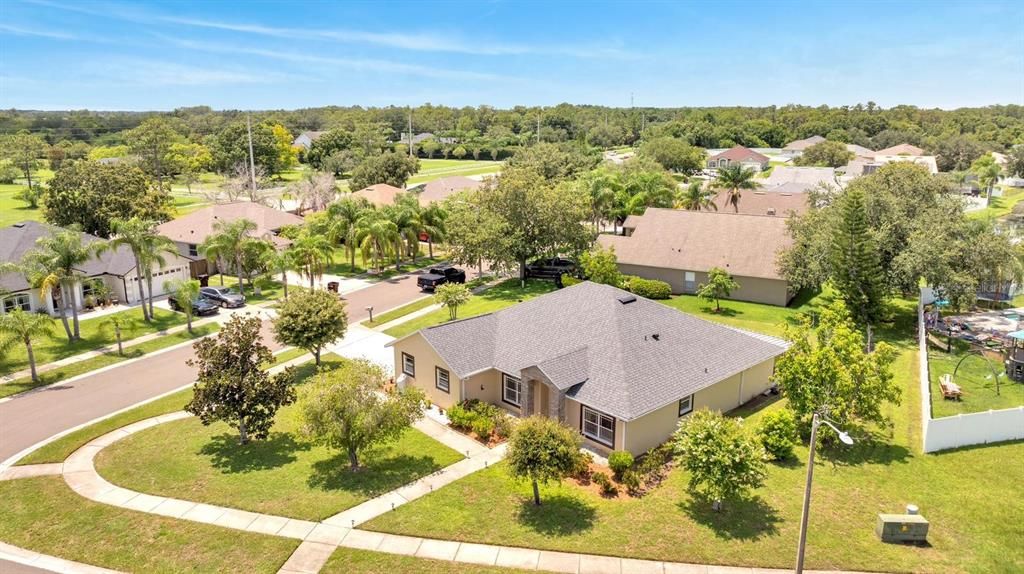 На продажу: $415,000 (4 спален, 2 ванн, 2102 Квадратных фут)