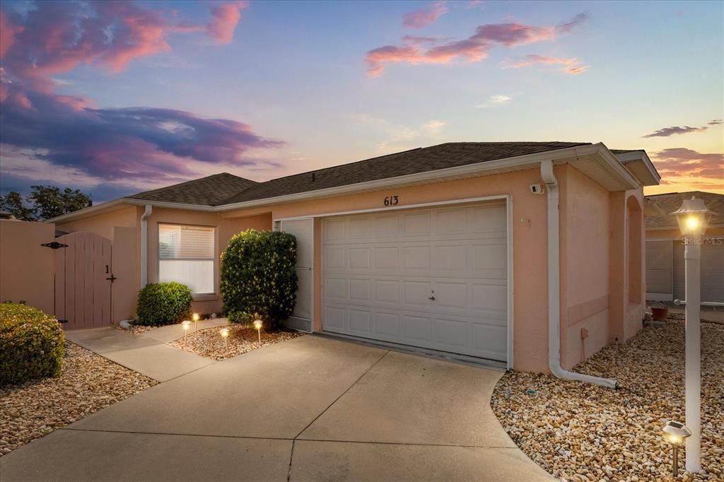 Recently Sold: $290,000 (2 beds, 2 baths, 1098 Square Feet)