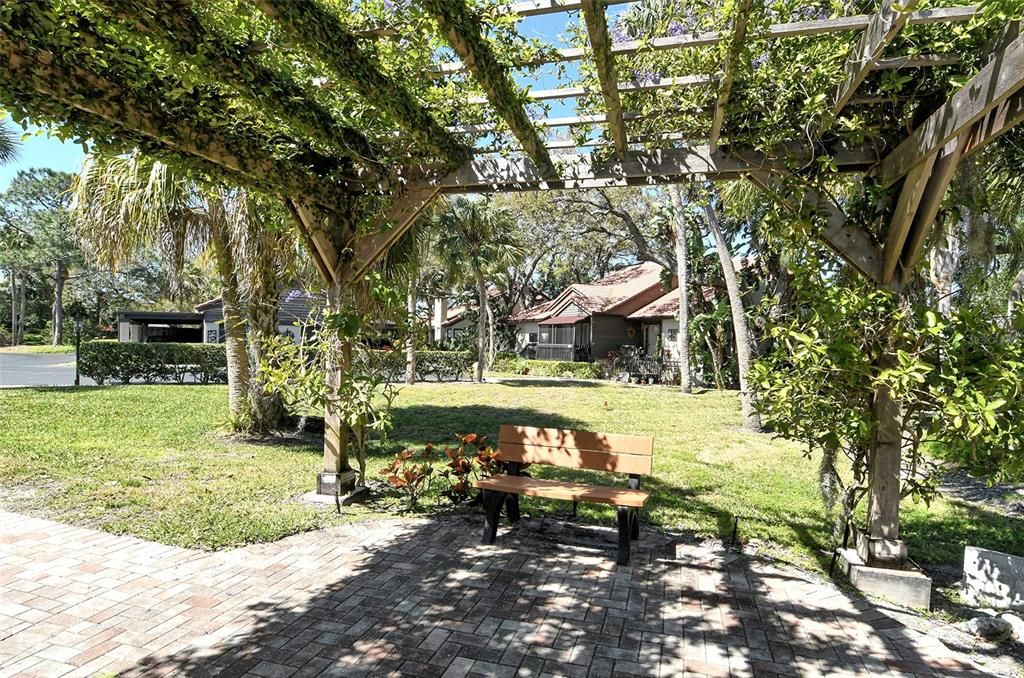 Active With Contract: $285,000 (2 beds, 2 baths, 1239 Square Feet)