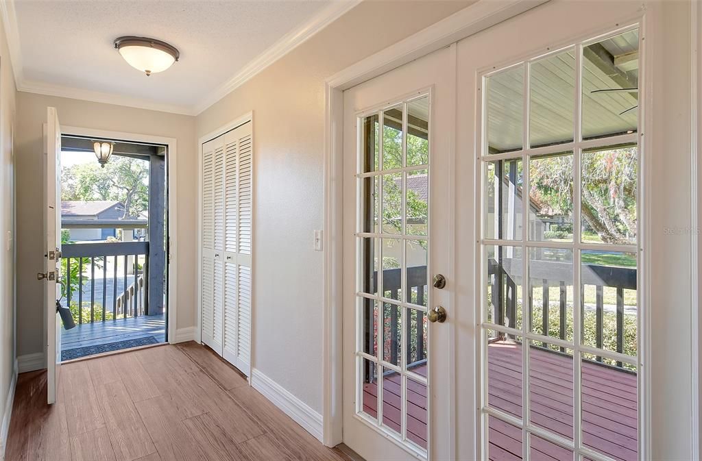 Active With Contract: $285,000 (2 beds, 2 baths, 1239 Square Feet)