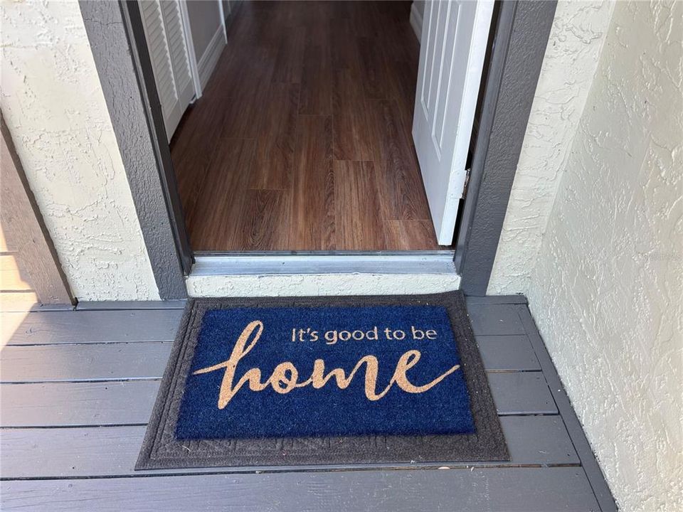 Active With Contract: $285,000 (2 beds, 2 baths, 1239 Square Feet)