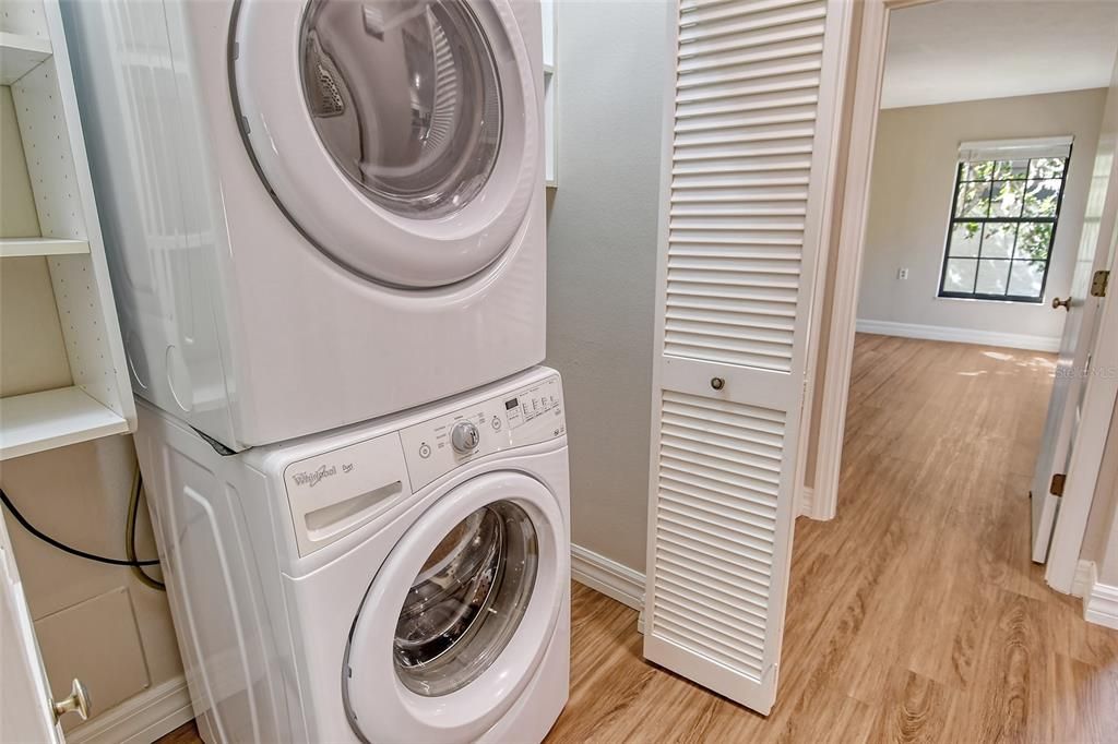 Active With Contract: $285,000 (2 beds, 2 baths, 1239 Square Feet)