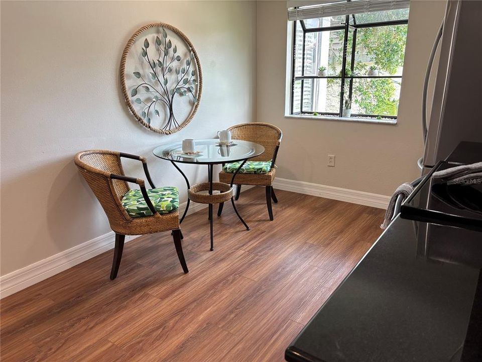 Active With Contract: $285,000 (2 beds, 2 baths, 1239 Square Feet)