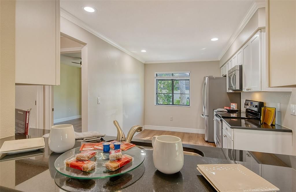 Active With Contract: $285,000 (2 beds, 2 baths, 1239 Square Feet)