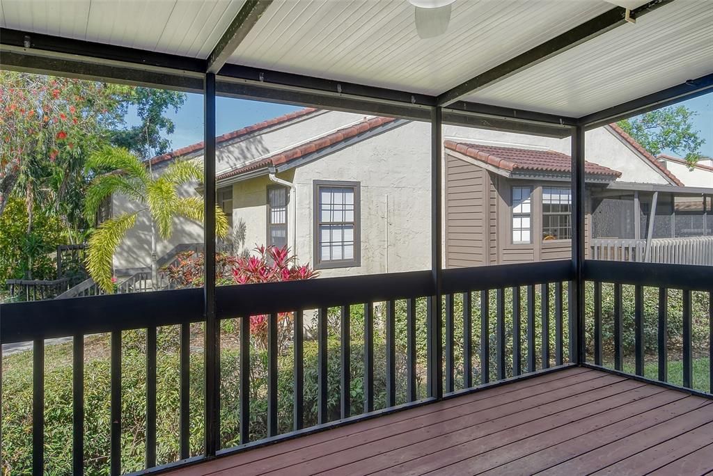 Active With Contract: $285,000 (2 beds, 2 baths, 1239 Square Feet)