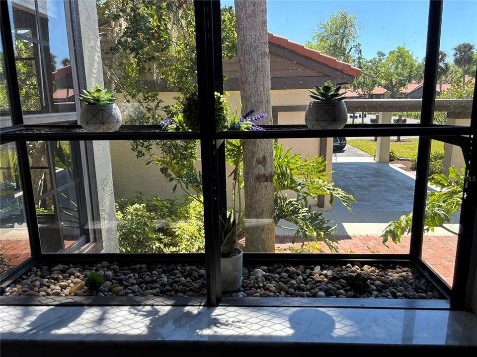 Active With Contract: $285,000 (2 beds, 2 baths, 1239 Square Feet)