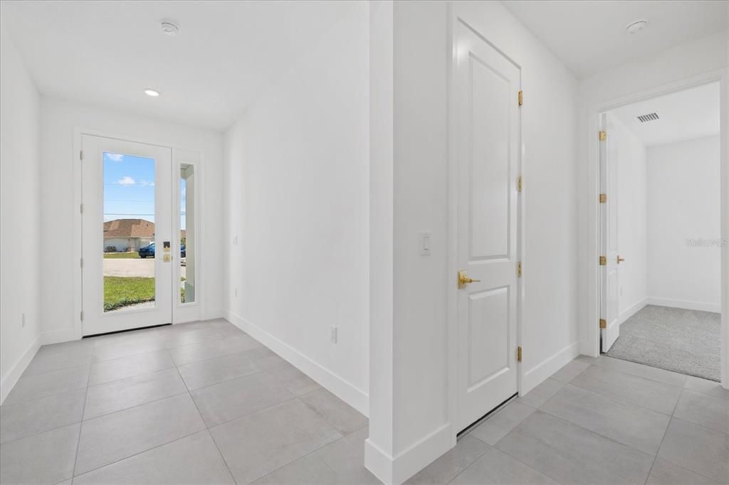 Active With Contract: $349,999 (3 beds, 2 baths, 1954 Square Feet)