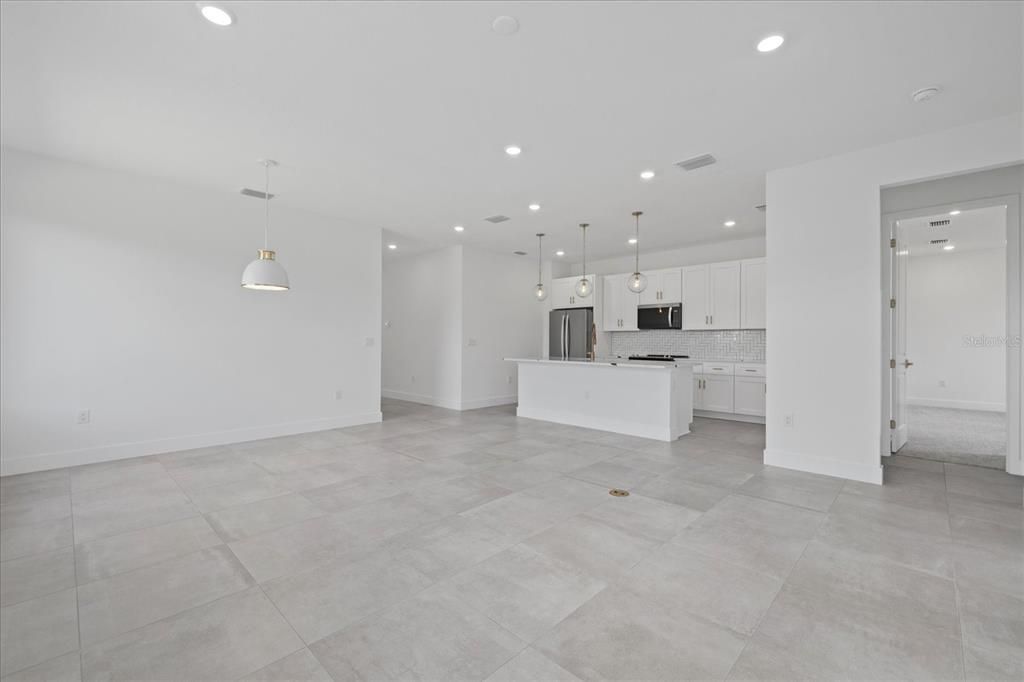 Active With Contract: $349,999 (3 beds, 2 baths, 1954 Square Feet)