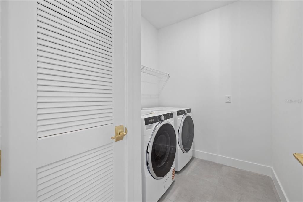 Active With Contract: $349,999 (3 beds, 2 baths, 1954 Square Feet)