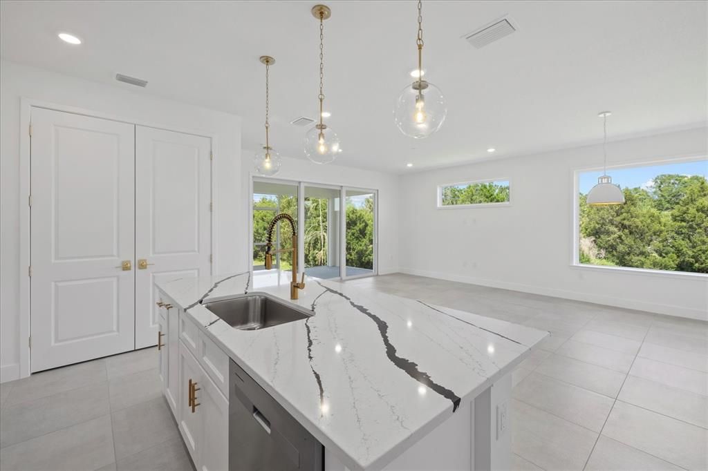 Active With Contract: $349,999 (3 beds, 2 baths, 1954 Square Feet)