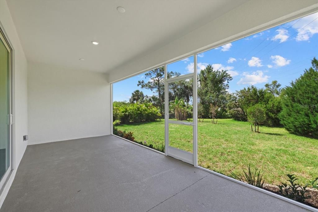 Active With Contract: $349,999 (3 beds, 2 baths, 1954 Square Feet)