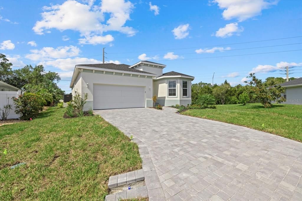 Active With Contract: $349,999 (3 beds, 2 baths, 1954 Square Feet)