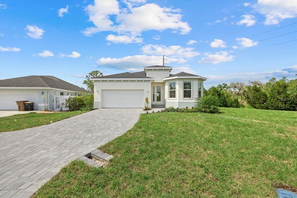 Active With Contract: $349,999 (3 beds, 2 baths, 1954 Square Feet)