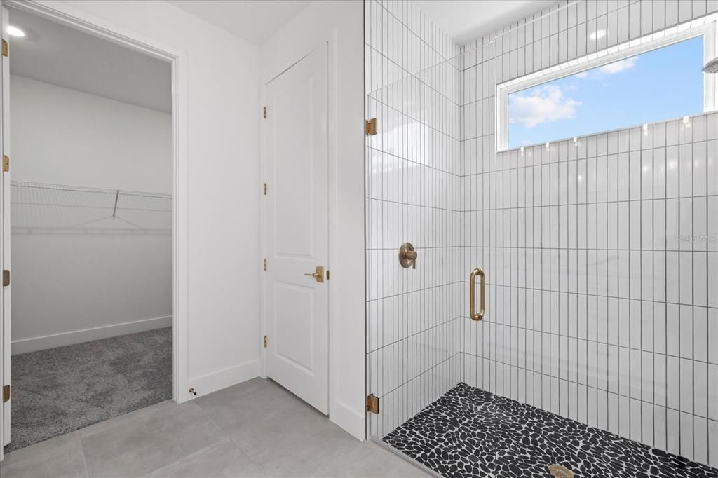 Active With Contract: $349,999 (3 beds, 2 baths, 1954 Square Feet)