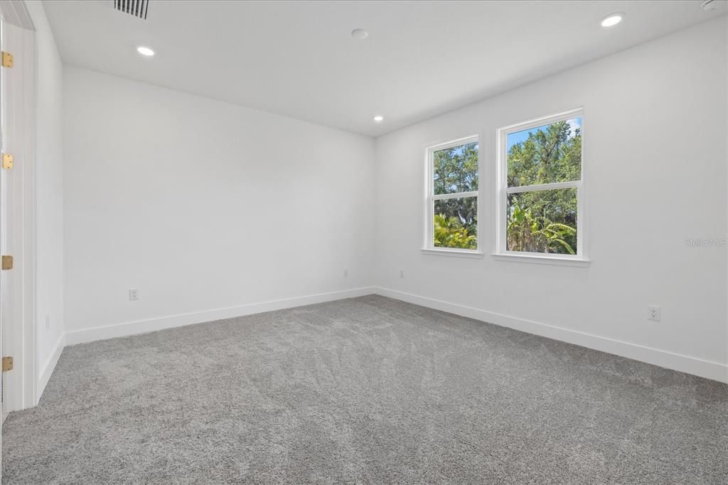 Active With Contract: $349,999 (3 beds, 2 baths, 1954 Square Feet)