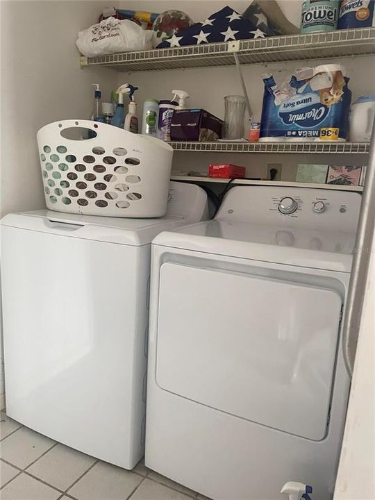 En Venta: $385,000 (3 camas, 3 baños, 2344 Pies cuadrados)